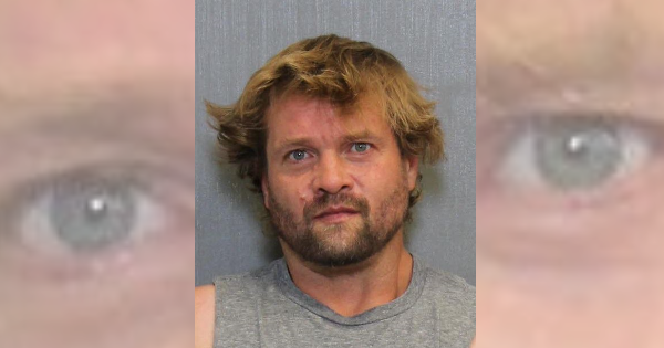 Urinating man attacks father when asked to stop exposing himself to his children